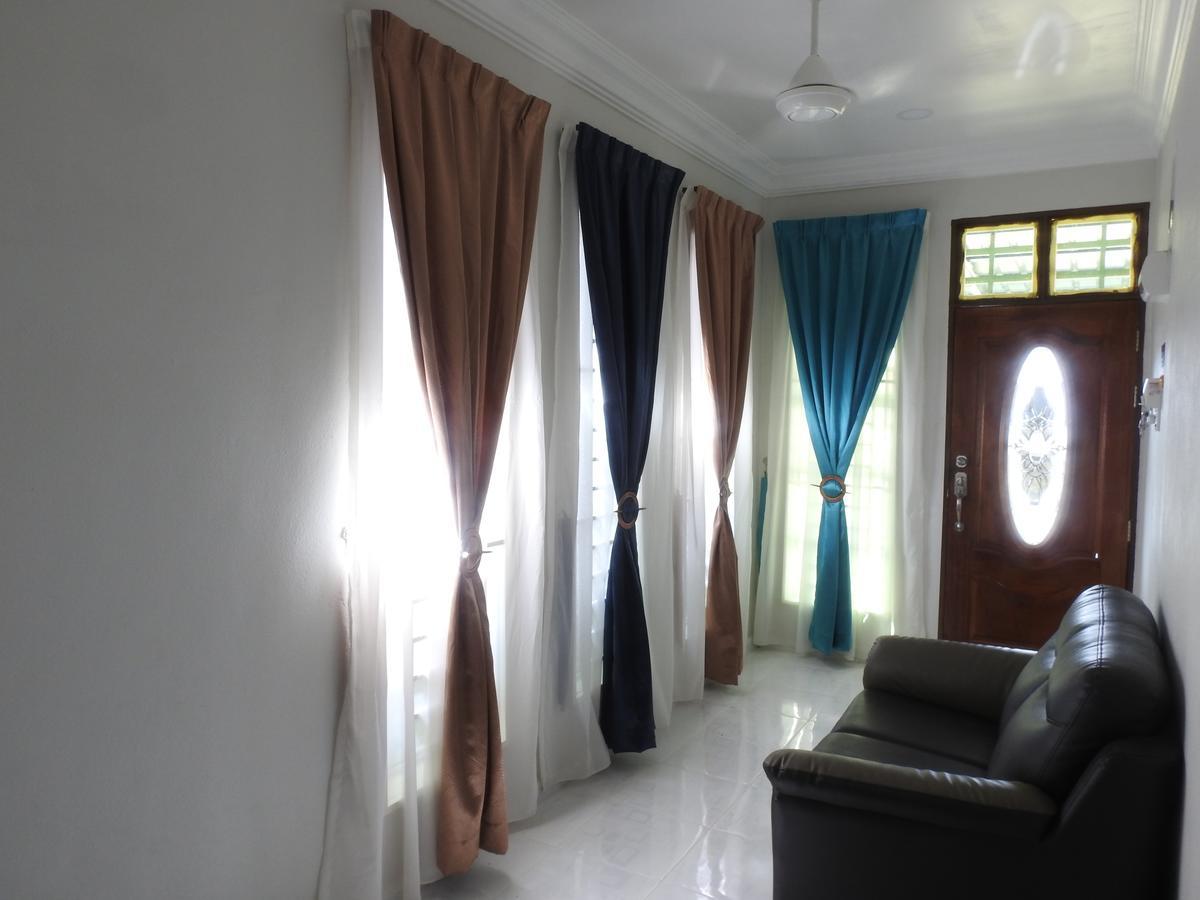 Aryan G100 Homestay Kampung Kuala Besut Buitenkant foto